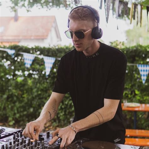 DJ Fabian van Brunswick: The Emerging Talent in the Music Industry