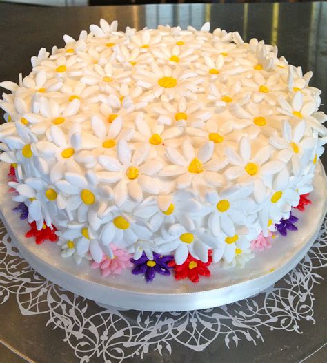 Daisy Cake: A Rising Star in the World of Baking