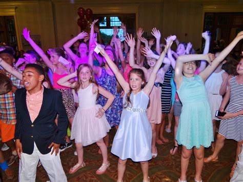 Dance Freely: Tips for an Unforgettable School Dance