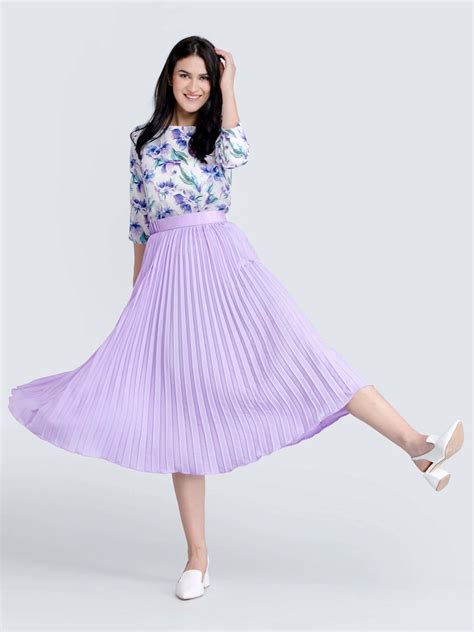 Daring and Bold: Purple Skirts for Statement Looks