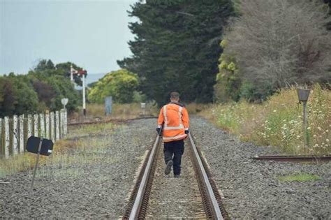 Deciphering the Symbolic Significance of Railways in Dreams