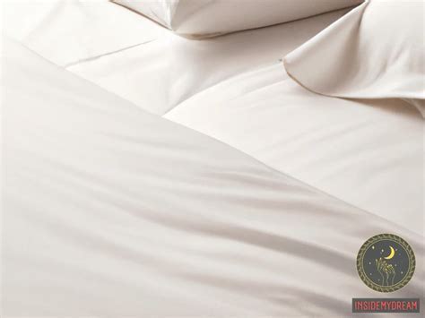 Decoding the Symbolism: The Meaning of Bed Linen in Romantic Dreams