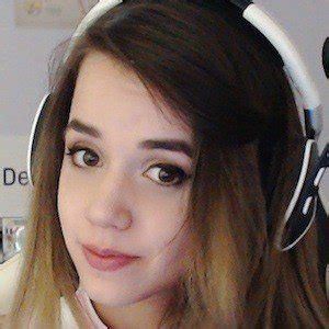 Deernadia: The Online Gamer Who Took the Internet by Storm