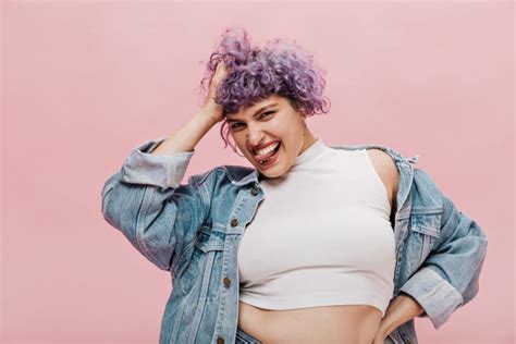 Defying Beauty Standards: Celebrating Daniela V's Unique Physique and Embracing Body Positivity