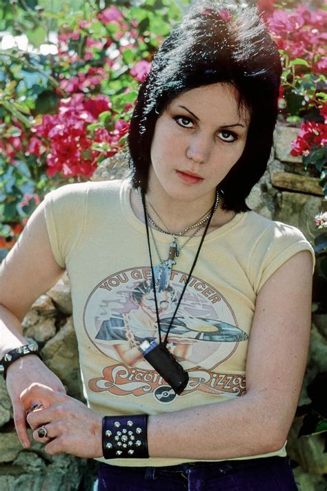 Defying Conventional Beauty Standards: Embracing Joan Jett's Unique Figure