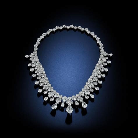 Diamond Necklace: From the Red Carpet to Everyday Fashion