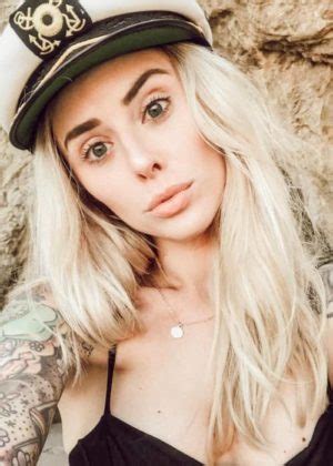 Discover Alysha Nett's Age, Height, and Figure