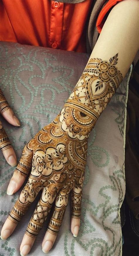 Discover Inspiring and Exquisite Henna Art to Adorn Your Delicate Fingers