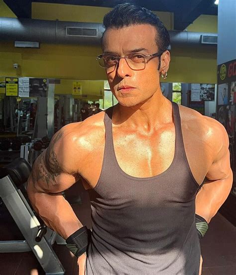 Discovering Amit Pachori's Physique and Financial Success: Exploring his Physical Attributes and Wealth