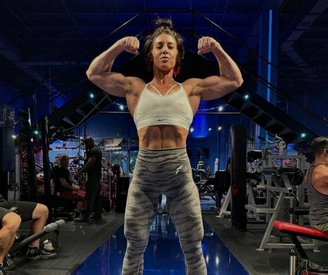 Discovering Dana Dennis' Impressive Physique and Fitness Journey