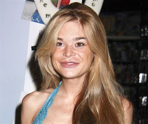 Discovering Ellen Muth's Early Years and Family Background