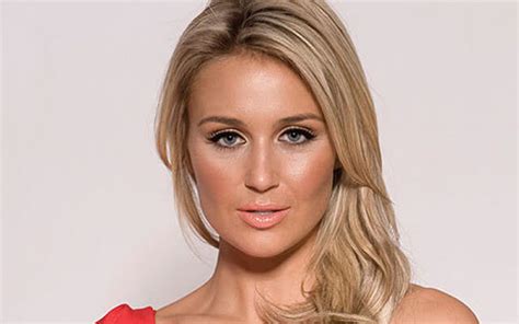 Discovering the Secrets Behind Alex Curran's Age and Height