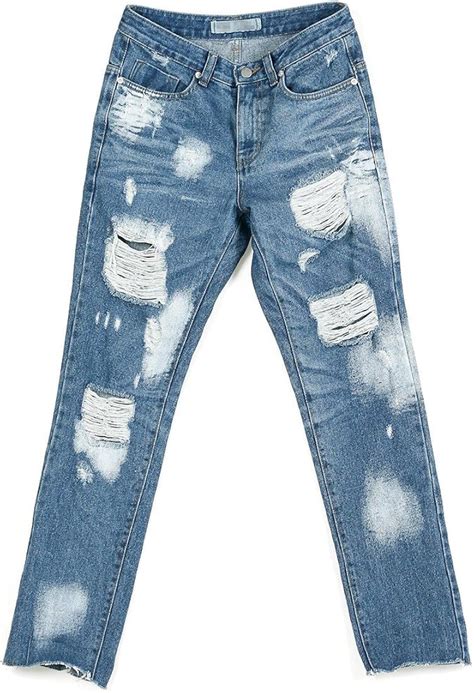 Distressed or Clean: Which Style of Jeans Fits Your Personal Taste?