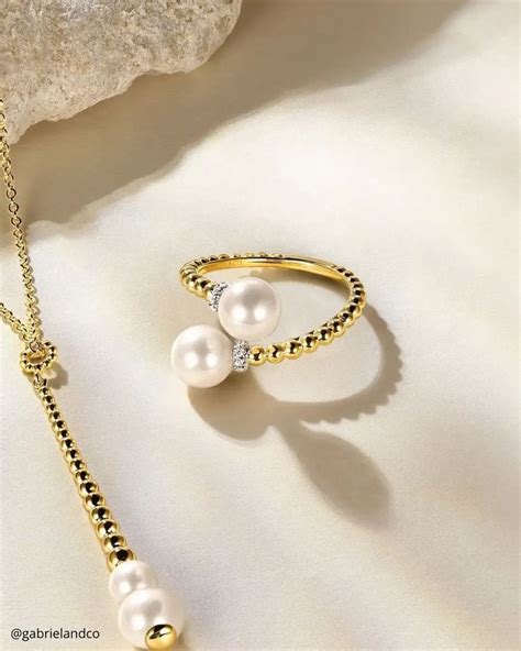 Dream of the Perfect Ring: Unveiling the Elegance and Rich Symbolism of a Pearl Engagement Ring