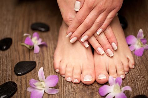 Dreaming of Perfectly Manicured Feet: Tips for Achieving Flawless Pedicures