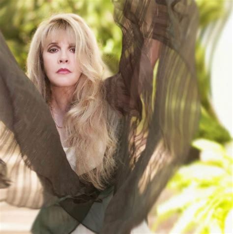Early Life and Musical Influences: The Making of Stevie Nicks