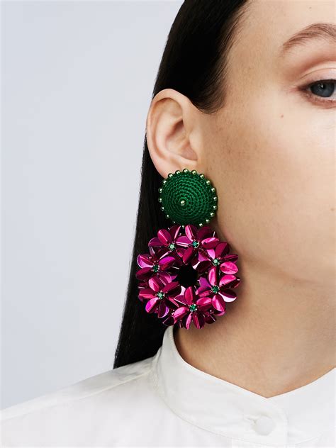 Earrings as a Means of Self-Expression: Conveying Your Narrative through Jewelry