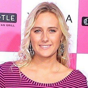 Ellie Jean Coffey's Financial Success: Transitioning from Influencer to Business Entrepreneur