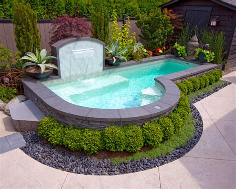 Embrace the Trend: Compact Swimming Pools