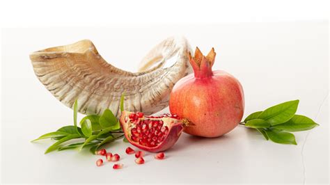 Embracing the Majestic Pomegranate: Infusing its Symbolic Essence into Your Everyday Existence