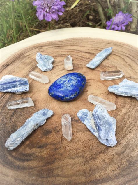 Enhancing Spiritual Growth and Intuition with Quartz Crystals