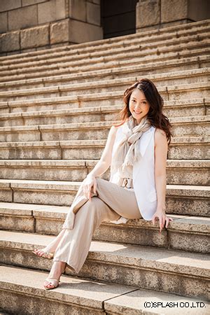 Eriko Fujishiro's Signature Style and Fashion