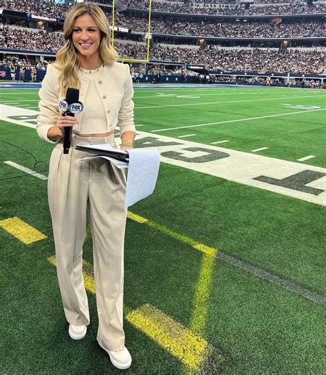 Erin Andrews: A Rising Star in Sports Broadcasting