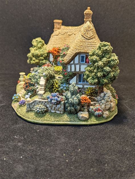 Escape to Lilliput: The Enchanting World of Miniature Gardens