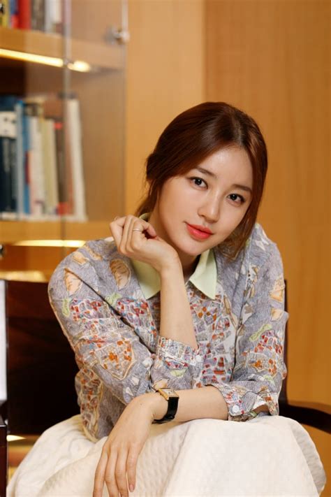 Eun Hye Yun's involvement in philanthropic endeavors+