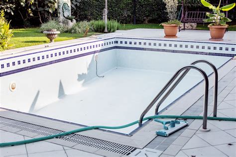 Examining the Connection Between Emptying a Pool and Making Life Changes