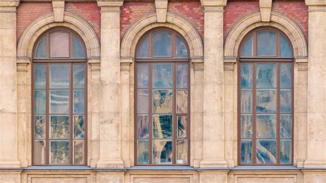 Explore the Fascinating Architectural Characteristics of Historic Windows