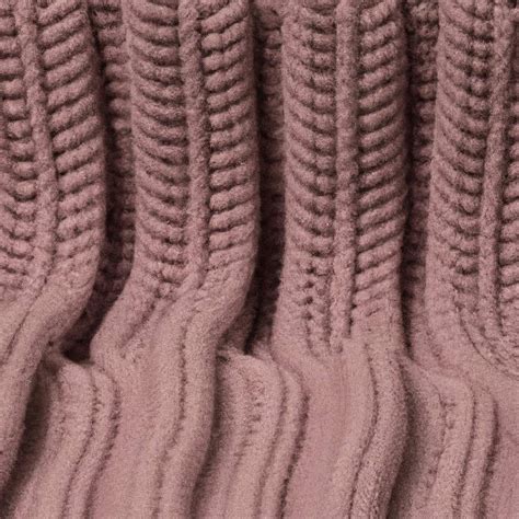 Exploring Different Sweater Fabrics: From Cashmere to Wool