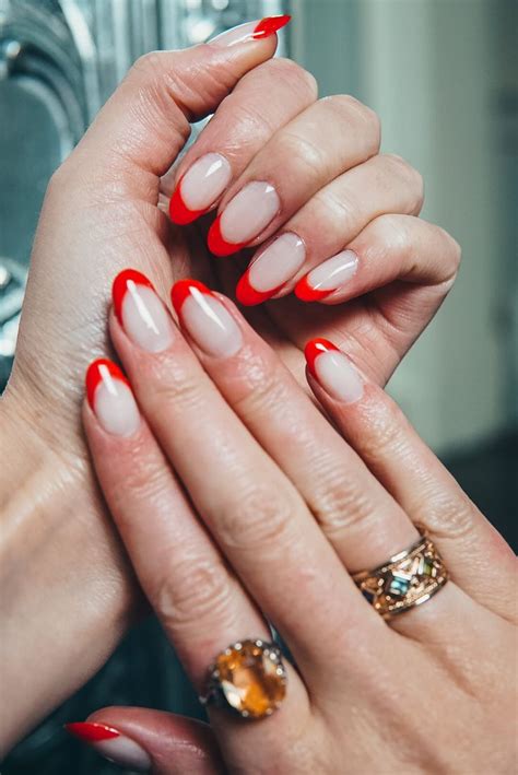 Exploring Different Techniques for Nail Designs: From Minimalist to Intricate