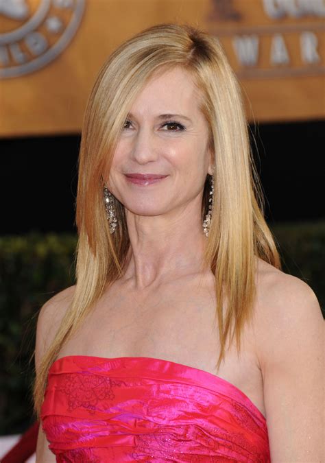 Exploring Holly Hunter's Journey in the Acting World