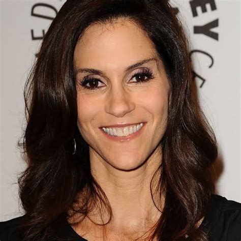 Exploring Jami Gertz's Age, Height, and Figure