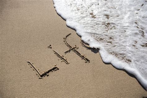 Exploring Sand as a Representation of Time and Ephemeral Nature