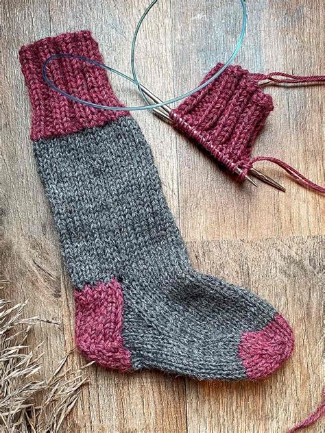 Exploring a Variety of Sock Knitting Patterns: From Simple to Complex