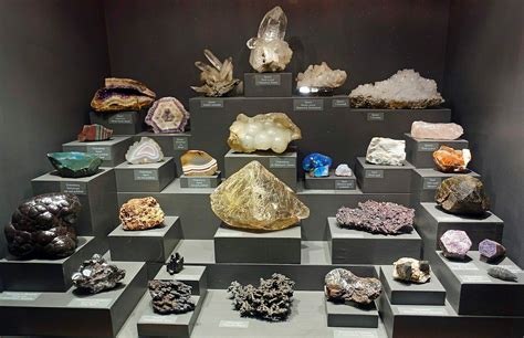 Exploring the Fascinating Qualities of Stones and Minerals