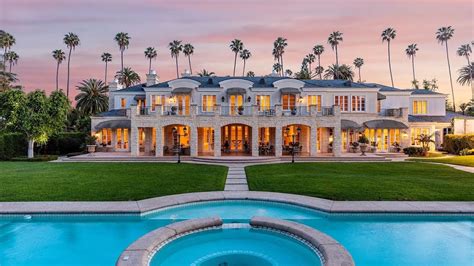 Exploring the Figures Behind the Extravagant Lifestyle of Beverly Hills