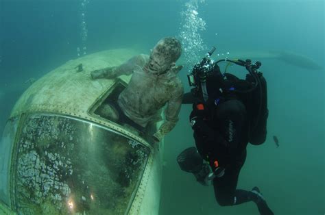 Exploring the Hidden Meanings of Dreams Portraying a Submerged Vehicle