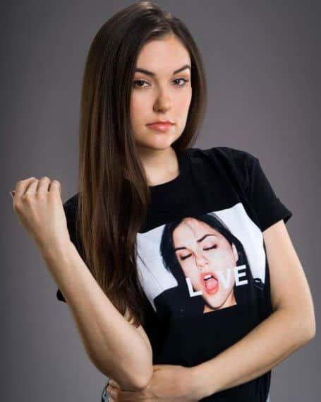 Exploring the Impact of Sasha Grey's Stature on her Professional Journey