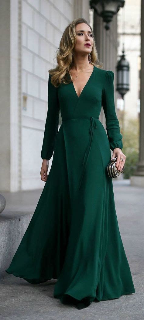 Exploring the Influence of Emerald Green in Fashion and Design