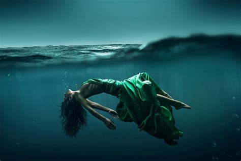 Exploring the Link between Aquaphobia and Nightmares of Assaults