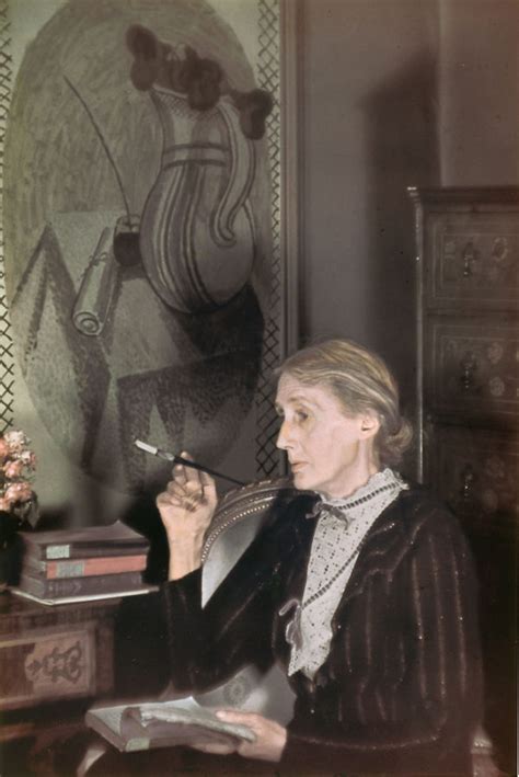 Exploring the Personal Struggles: Unveiling the Inner Turmoil that Shaped Virginia Woolf's Artistic Vision