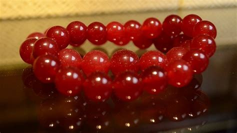 Exploring the Psychological Symbolism of Crimson Beads in Fantasies