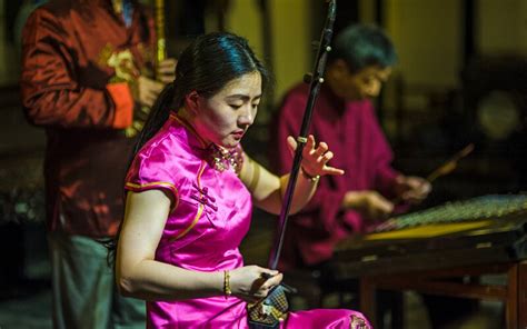 Exploring the Thriving Music Scene of China: The Vibrant Melodies and Rhythms