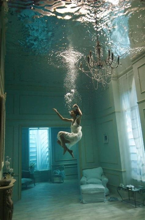 Exploring the Various Meanings behind Dreams about Water-Filled Rooms