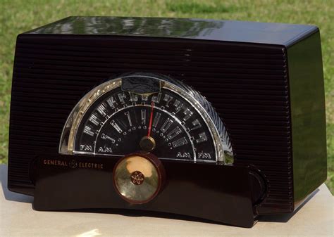 Exploring the Worth of Timelessness: Vintage Radios as Cherished Collectibles