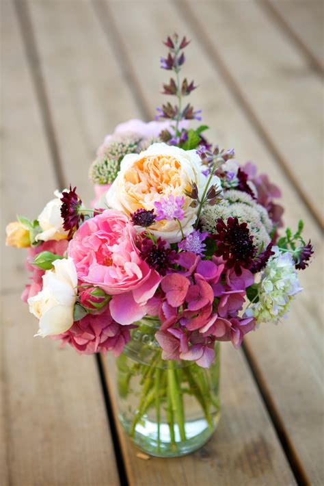 Express Your Creativity and Personal Style through Flower Arrangements