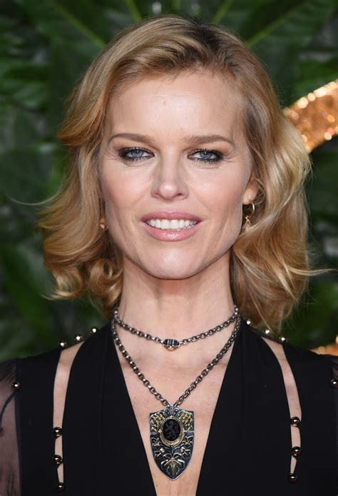 Figure and Style: Eva Herzigova's Influence